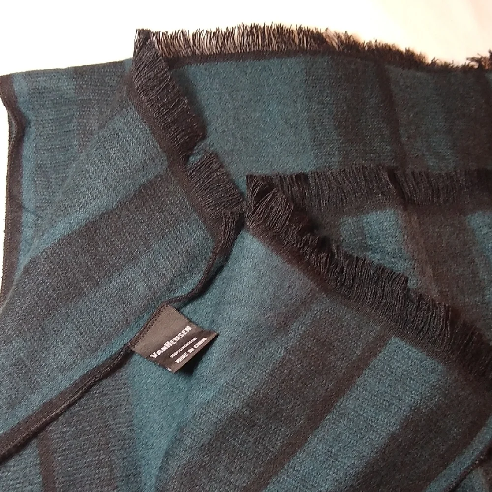 NWOT Van Heusen Teal & Black Scarf